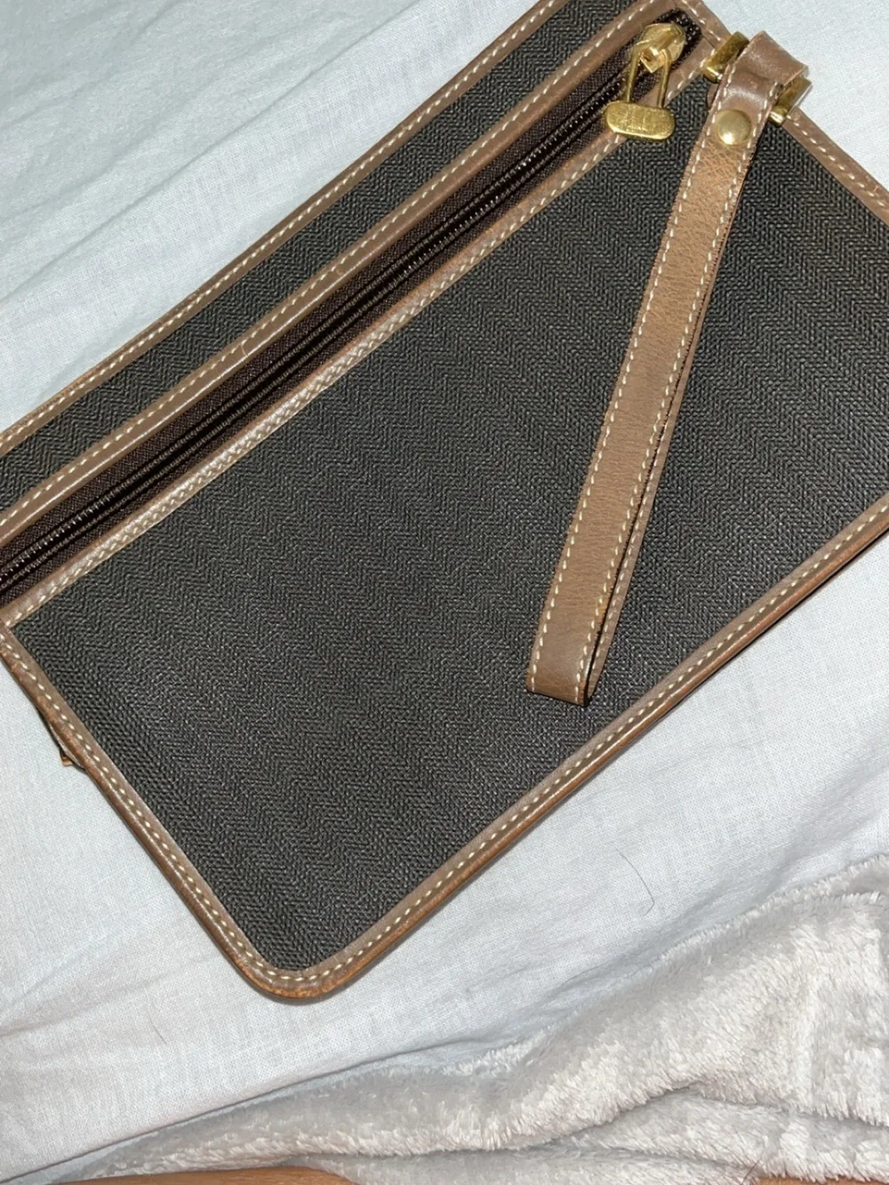 Dunhill Unisex Black and Brown leather Wristlet Clutch - Classic Two-Tone